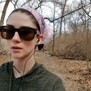 Meet your Posher, Crystal